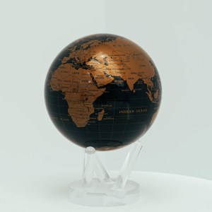 黑色和銅色地圖